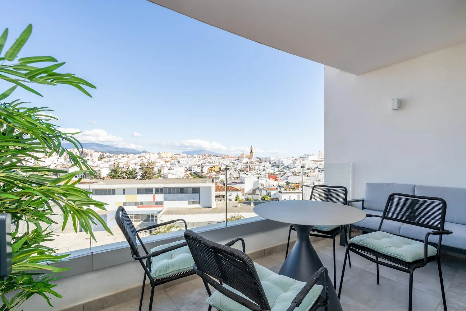 Inf26F - Modern And Bright City Apartment Estepona