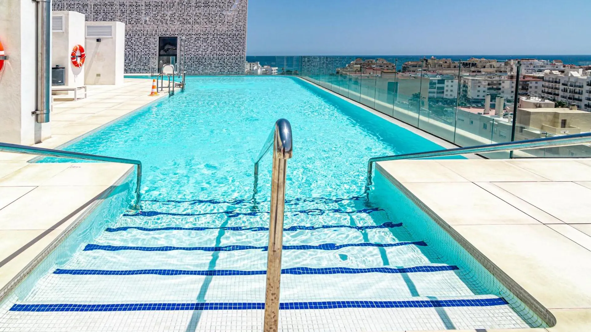 Inf26F - Modern And Bright City Apartment Estepona
