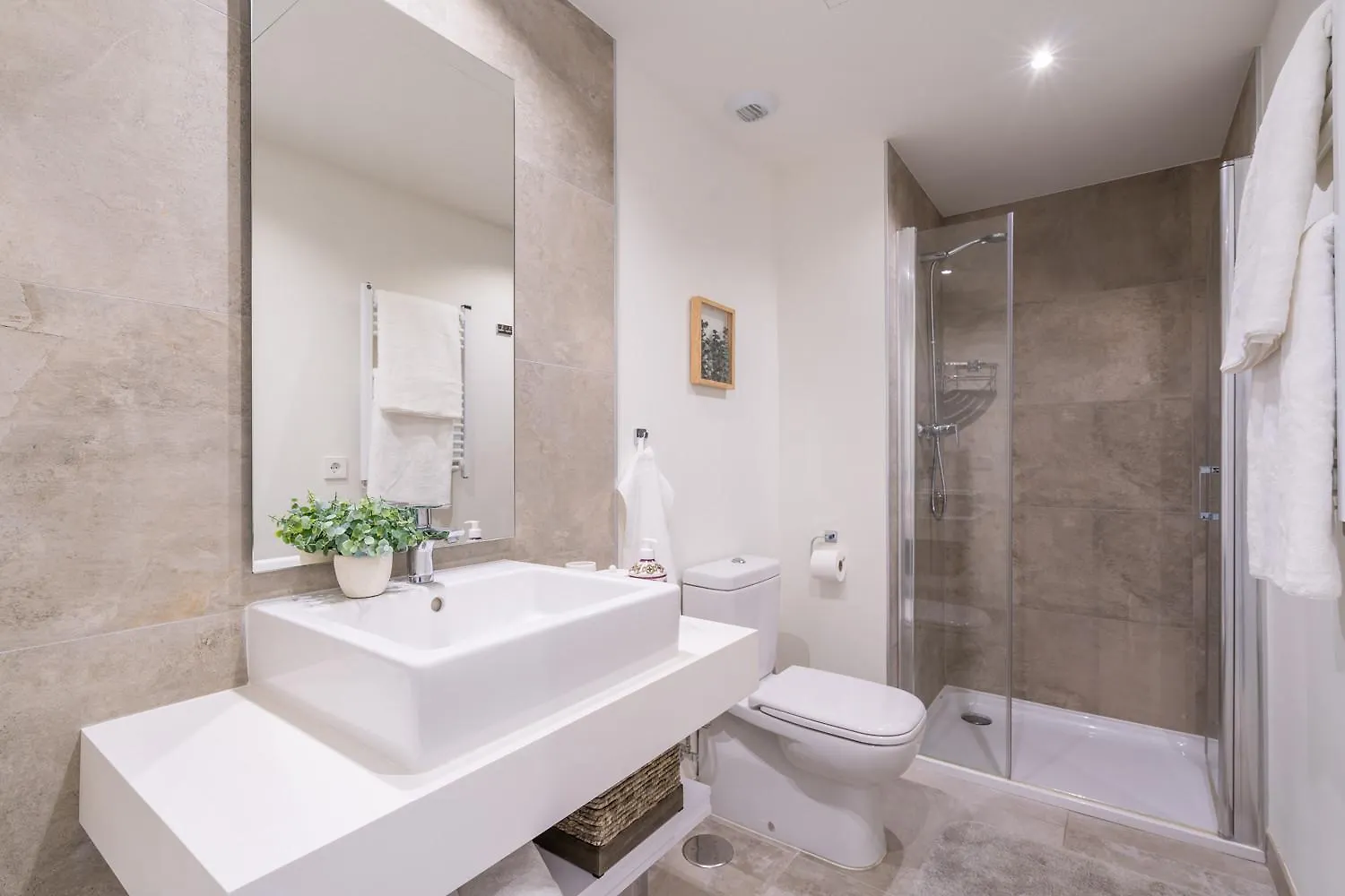 Inf26F - Modern And Bright City Apartment Estepona